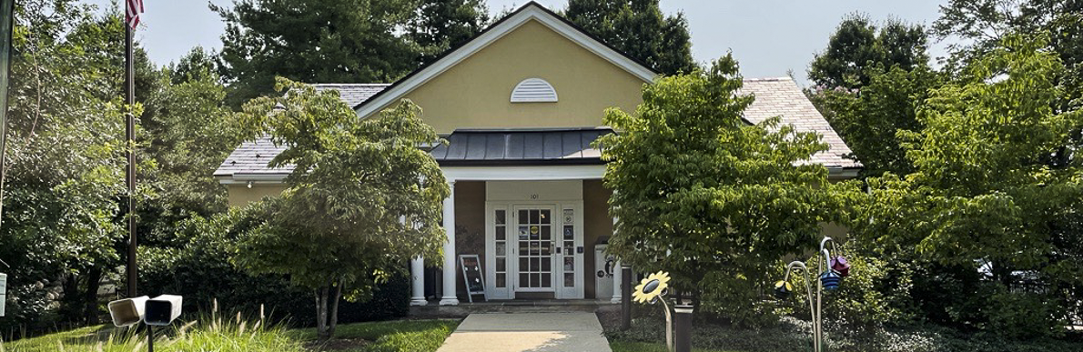 Middleburg entrance